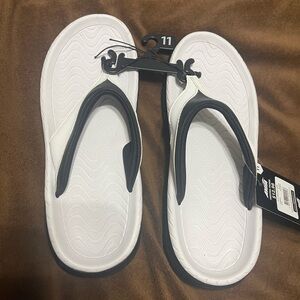 Avia thong sandals